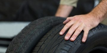 Pneus carecas? Descubra os riscos e quando trocá-los