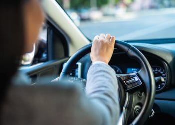 Vibração no volante em alta velocidade: onde está o defeito?