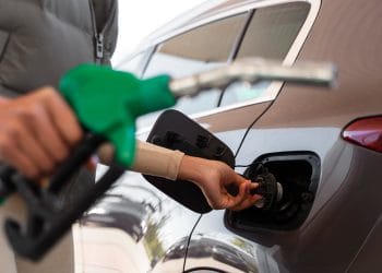 Carro consumindo muito combustível: causas comuns