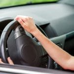 O carro está fazendo barulho estranho ao virar: veja as causas