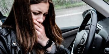 O que causa cheiro de queimado no carro: Entenda e Resolva