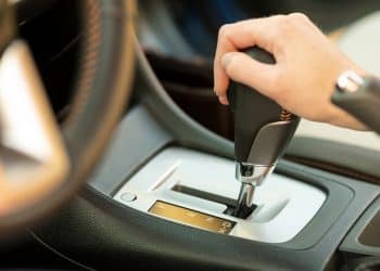 Câmbio Automático com Tranco ao Trocar Marcha: Entenda o Que Pode Estar Acontecendo