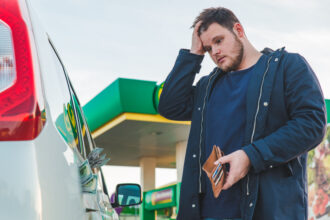 Impactos da Alta do Combustível no Setor Automotivo: Desafios e Oportunidades
