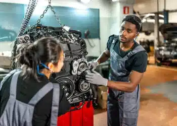 Os Segredos do Motor de Carros: Como Funciona e Dicas para Manutenção!