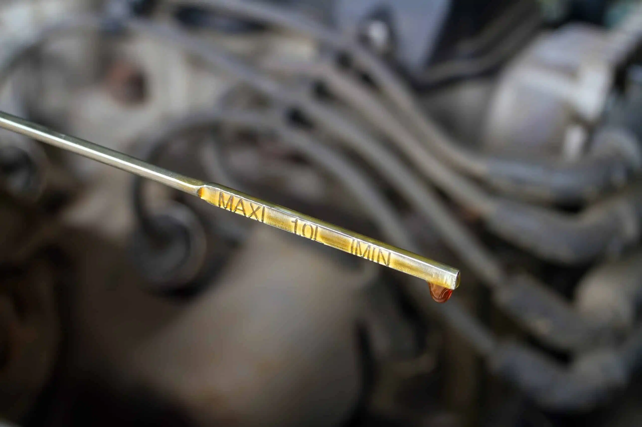 A Importância da Manutenção do Óleo do Motor Imagem sobre verificação de nível de óleo do motor