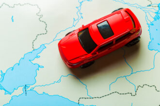 Seguro Auto com Rastreador: Economia, Segurança e Benefícios em 2025