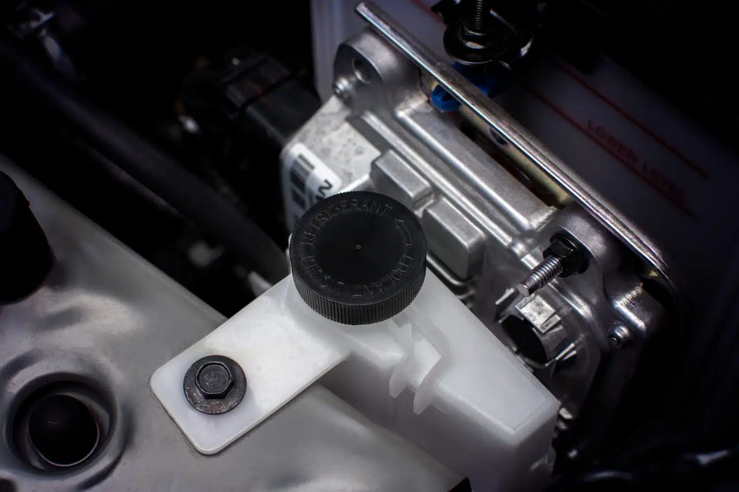 Como Verificar o Nível do Fluido da Direção Hidráulica