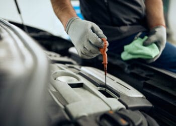 Como Saber se o Carro Precisa de Troca de Óleo de Motor