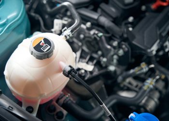 Como Fazer a Limpeza do Sistema de Arrefecimento do Seu Carro