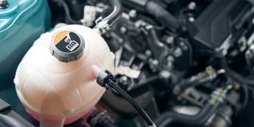 Como Fazer a Limpeza do Sistema de Arrefecimento do Seu Carro