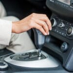 Como Saber se o Carro Precisa de Troca de Fluido de Transmissão