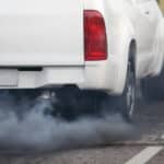 Motor queimando óleo: causas principais e como resolver