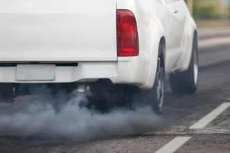 Motor queimando óleo: causas principais e como resolver