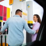 Como identificar se o combustível do posto é adulterado em 1 minuto