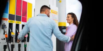 Como identificar se o combustível do posto é adulterado em 1 minuto