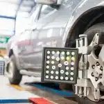 6 Sinais de que Seu Carro Está Pedindo Alinhamento Urgente