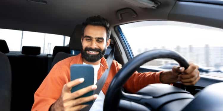 Dirigir e responder mensagens é perigoso, saiba mais aqui