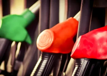 Álcool ou gasolina? Descubra qual compensa mais hoje