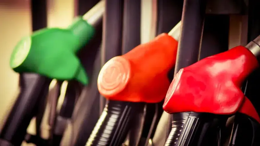 Álcool ou gasolina? Descubra qual compensa mais hoje