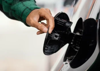 5 Dicas para Tornar Seu Carro Mais Econômico: Ações Simples Que Fazem Diferença no Bolso e na Performance