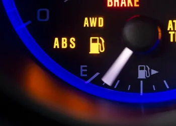 ABS acionando sempre: entenda se é normal ou problema