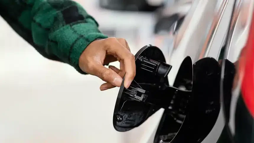 Combustível velho no tanque: riscos e como resolver