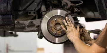 Freio travando: causas comuns e riscos à direção