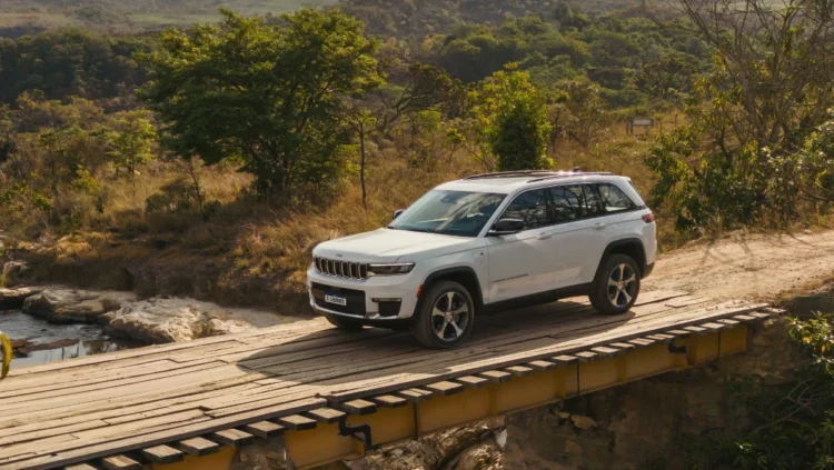 Novo Jeep Cherokee híbrido: 213 cv e até 17,8 km/l 1 ( Divulgação / Jeep )