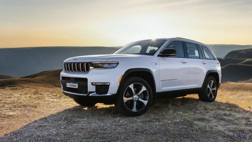 Novo Jeep Cherokee híbrido: 213 cv e até 17,8 km/l 2 Novo Jeep Cherokee híbrido: 213 cv e até 17,8 km/l