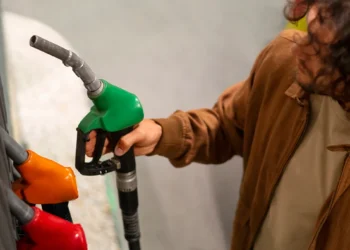 NUNCA MISTURE Etanol e Gasolina no Motor Flex: Proteja Seu Carro Como um Especialista