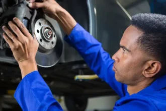 Pastilha de freio gasta: sinais que indicam troca urgente