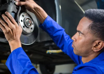 Pastilha de freio gasta: sinais que indicam troca urgente