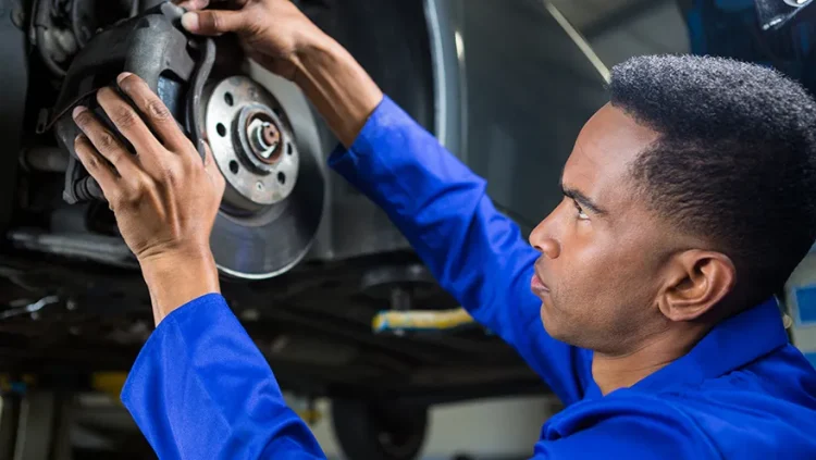 Pastilha de freio gasta: sinais que indicam troca urgente