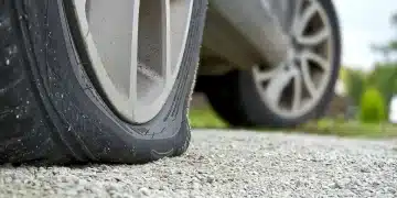 Pneu furou sozinho? Entenda causas ocultas e prevenção