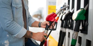 Valor da gasolina: queda em Fortaleza e como a redução de R$ 0,14 por litro pode impactar seu bolso