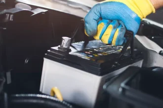 Bateria gel ou comum: qual dura mais no calor brasileiro