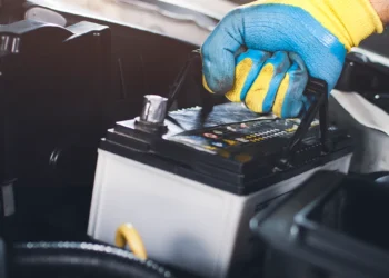 Bateria gel ou comum: qual dura mais no calor brasileiro