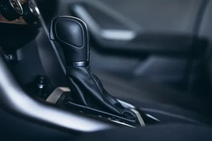 C&acirc;mbio autom&aacute;tico dando trancos: principais causas, testes e dicas para evitar a ret&iacute;fica cara