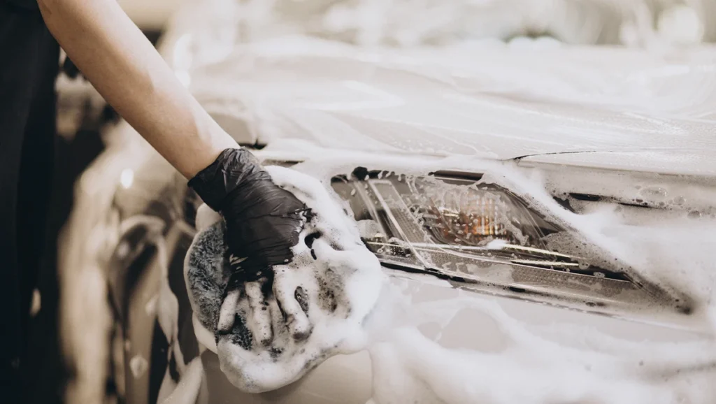 Pintura do Seu Carro Sempre Brilhante: 7 Passos Simples para o Motorista Cuidadoso