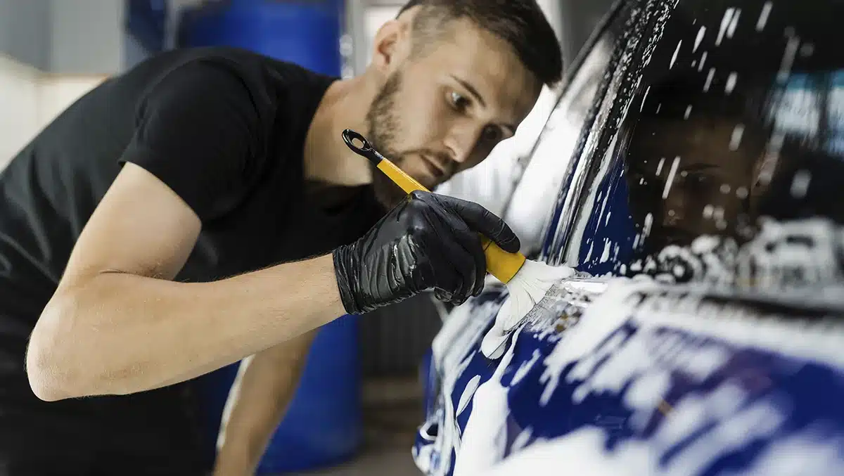Estética Automotiva Brasil: da lavagem ao laboratório — a história, a ciência e os bastidores do mercado que valoriza o brilho