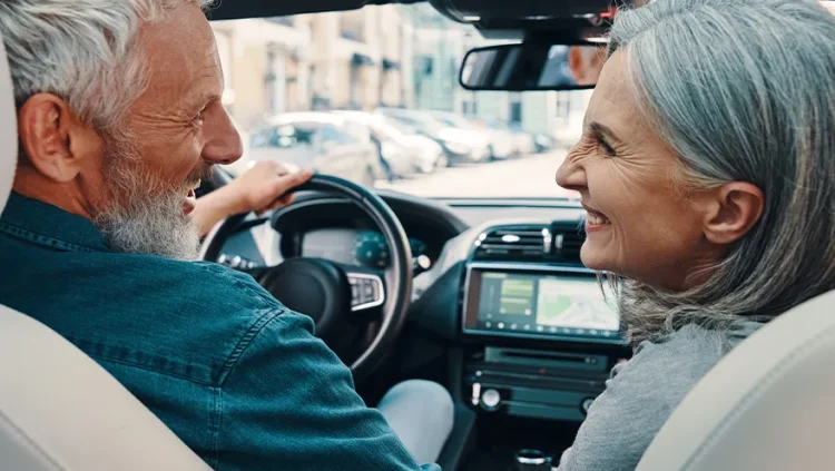 Idosos não precisam pagar pedágios? Tudo sobre a lei, projetos no Congresso e as multas previstas