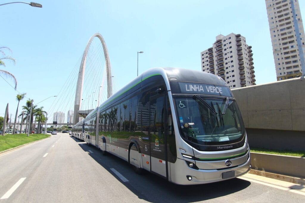 Tecnologia BYD no Brasil: Bateria Blade, fábrica de Camaçari e SkyRail inauguram uma nova era da mobilidade
