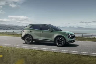 Kia Sportage 2026 no Brasil: Visual de elétrico, híbrido potente de 239 cv e pré-venda no Salão do Automóvel