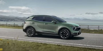 Kia Sportage 2026 no Brasil: Visual de elétrico, híbrido potente de 239 cv e pré-venda no Salão do Automóvel