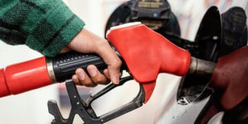 E30 no Brasil: O que esperar da gasolina com 30% de etanol? Preços, ANP e Petrobras explicam