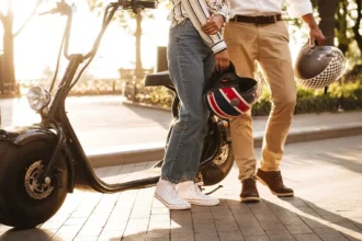 Por Dentro da Tecnologia das Motocicletas Elétricas: Baterias, Motores e o Que Muda na Pilotagem do Futuro