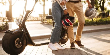 Por Dentro da Tecnologia das Motocicletas Elétricas: Baterias, Motores e o Que Muda na Pilotagem do Futuro