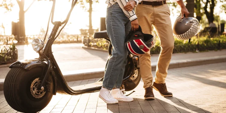 Por Dentro da Tecnologia das Motocicletas Elétricas: Baterias, Motores e o Que Muda na Pilotagem do Futuro 4 Por Dentro da Tecnologia das Motocicletas Elétricas: Baterias, Motores e o Que Muda na Pilotagem do Futuro