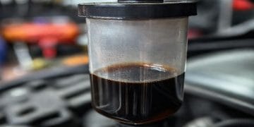 Fluido de freio escuro: quando trocar e por que importa