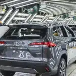 História da Toyota: como a marca saiu da indústria têxtil, virou potência global e redefiniu sua evolução no Brasil